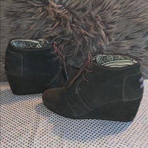TOMS WOMENS LEATHER GRAY BOOTIES SZ 6.5W